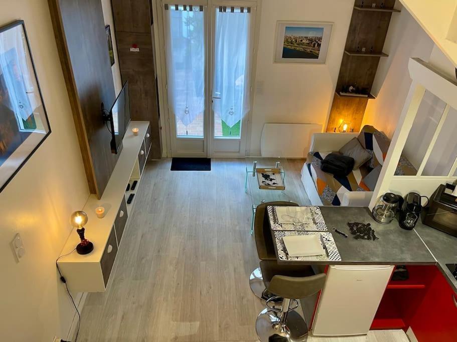 Appartement Duplex Hyper-Centre Avec Sa Cour Privee à Angers Extérieur photo